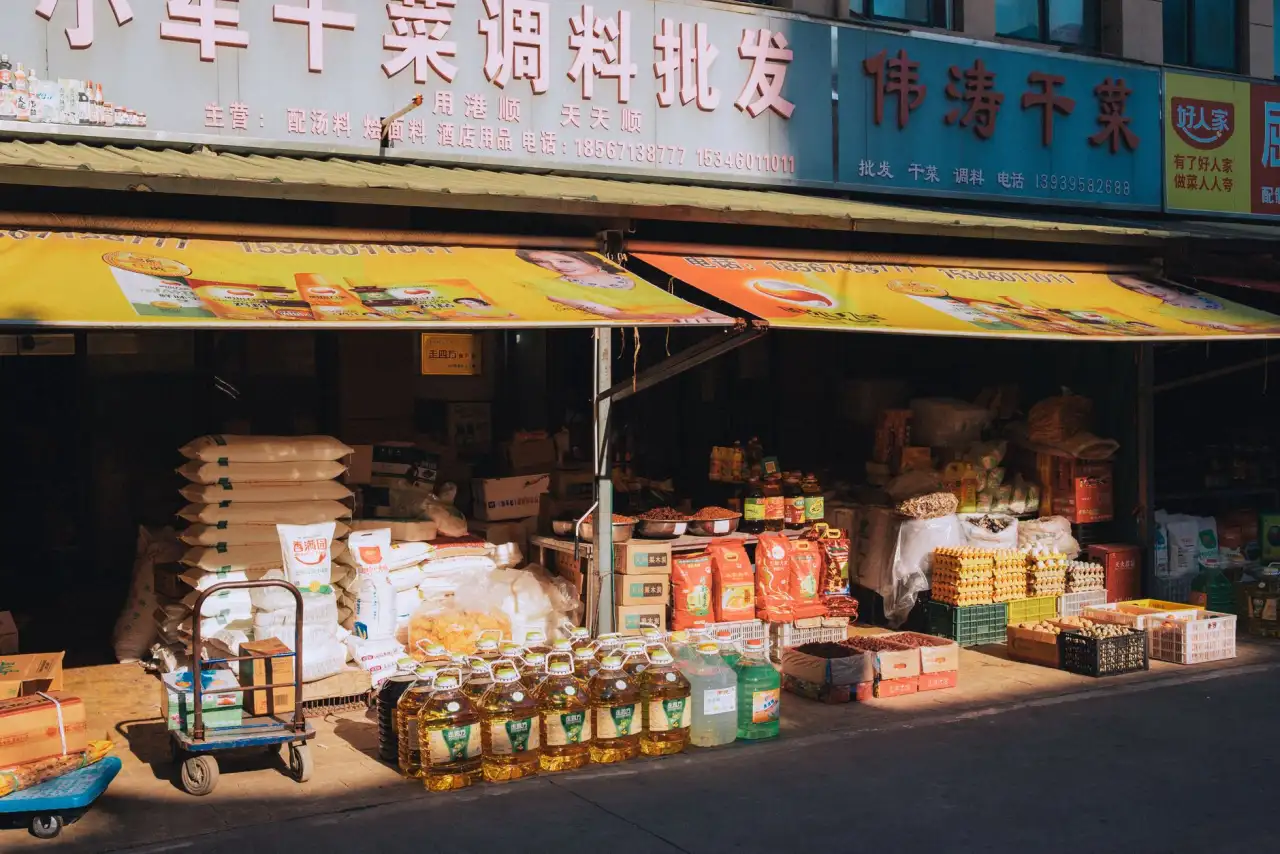 霆振服智能道闸与车牌识别系统在高端小区出入口的应用方案