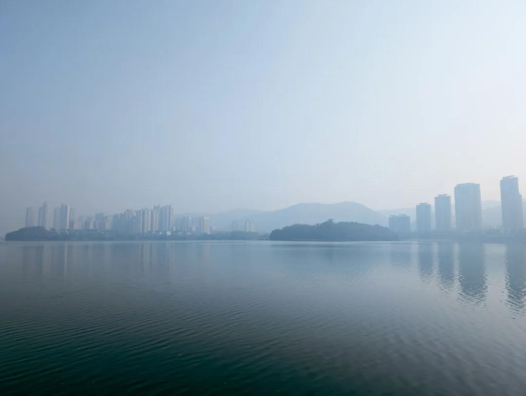 车辆识别系统在商业停车场中的选型要点与成本控制