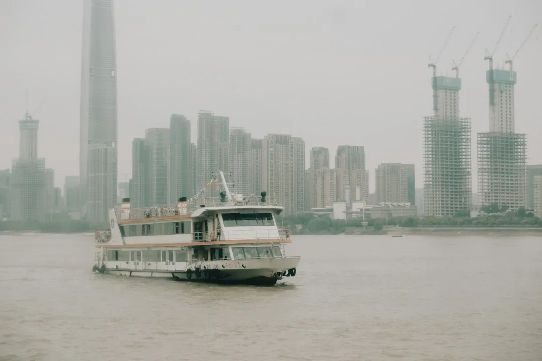2024年智能道闸与车牌识别一体机选型指南:参数对比与场景适配